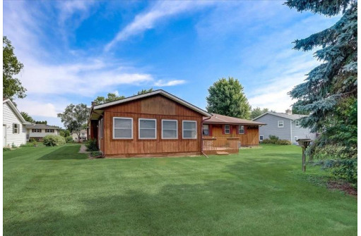 830 S Perry Pky, Oregon, WI 53575