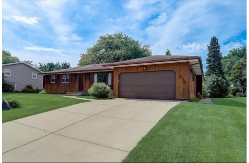 830 S Perry Pky, Oregon, WI 53575