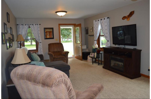 15 Beverly Ct, Waupun, WI 53963