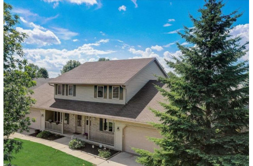 632 Constitution Ln, DeForest, WI 53532