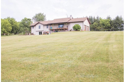 W5398 Bend Rd, Princeton, WI 54968