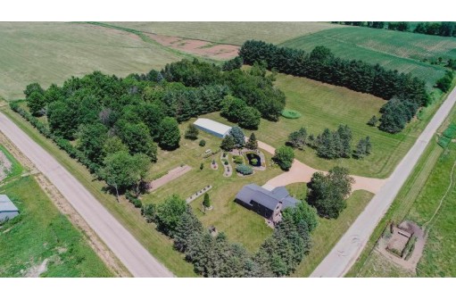 1688 St Rose Rd, Cuba City, WI 53807