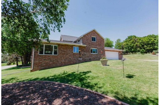 1688 St Rose Rd, Cuba City, WI 53807