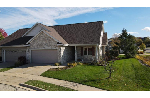 9 Peregrine Ct, Verona, WI 53593