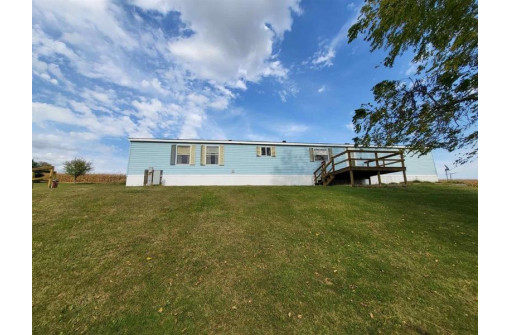 4184 Sand Hill Rd, Potosi, WI 53820