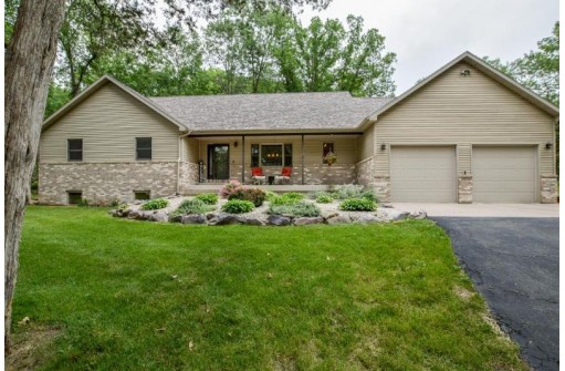 S7704 Grandview Ave, Merrimac, WI 53561