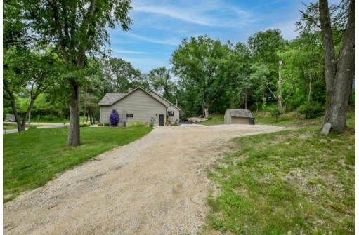 S7704 Grandview Ave, Merrimac, WI 53561