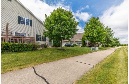 868 Chandler Ln, Sun Prairie, WI 53590