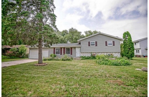 1125 Severson Dr, Sun Prairie, WI 53590