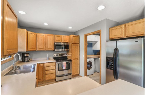 214 Murley Dr, Madison, WI 53718