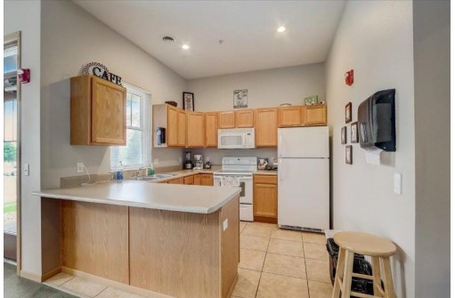 141 Metro Terr 304, Madison, WI 53718