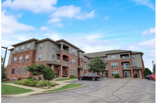 141 Metro Terr 304, Madison, WI 53718