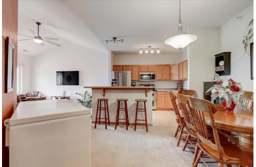 141 Metro Terr 304, Madison, WI 53718