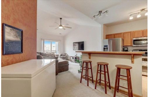 141 Metro Terr 304, Madison, WI 53718