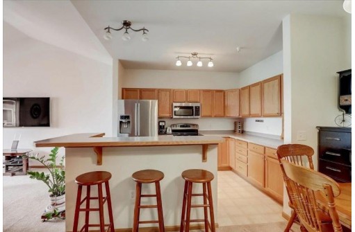 141 Metro Terr 304, Madison, WI 53718