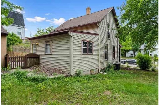 442 Harding St, Janesville, WI 53545