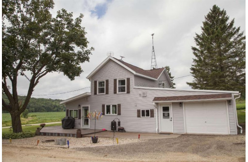 2138 County Road E, Mineral Point, WI 53565