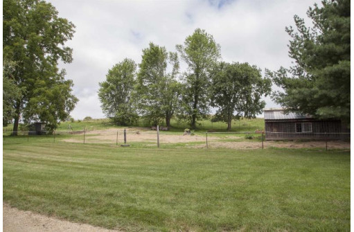 2138 County Road E, Mineral Point, WI 53565