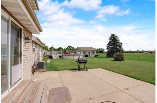 N8051 Nicky Ct, East Troy, WI 53120