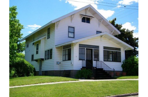 212 W Monroe St, Tomah, WI 54660