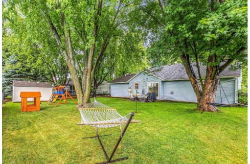 565 Ash St, Oregon, WI 53575