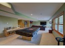 1200 Fieldcrest Dr, Edgerton, WI 53534