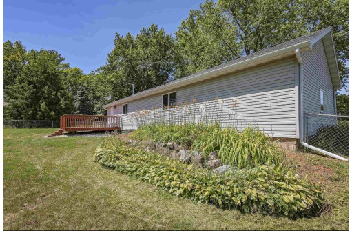 1405 Hommen Rd, Deerfield, WI 53531