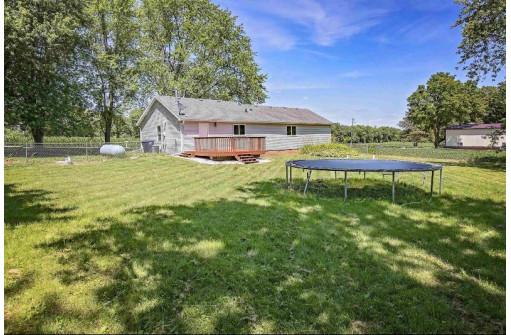 1405 Hommen Rd, Deerfield, WI 53531