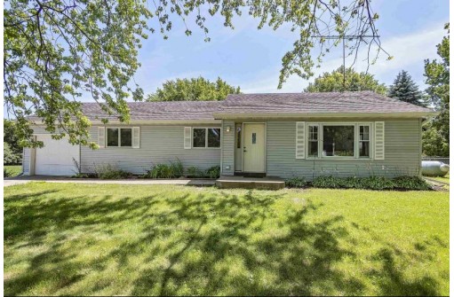 1405 Hommen Rd, Deerfield, WI 53531