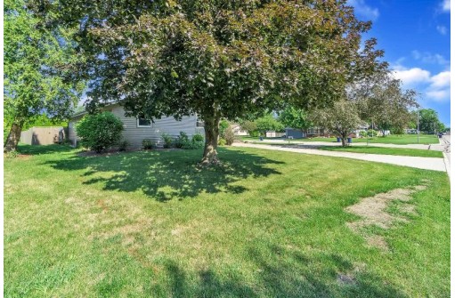 4106 Oldwyck Dr, Janesville, WI 53546