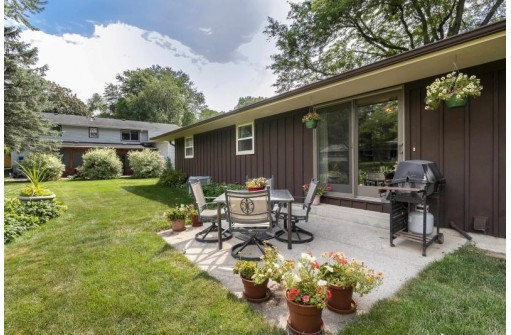 2754 Tower Hill Dr, Fitchburg, WI 53711