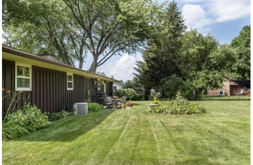 2754 Tower Hill Dr, Fitchburg, WI 53711