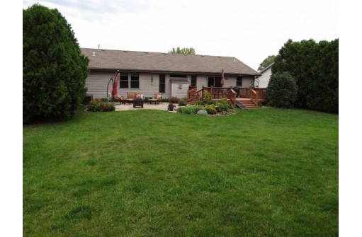 1124 Bruin Ln, Janesville, WI 53545