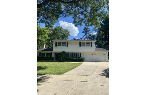 9 Barron Ct, Madison, WI 53705