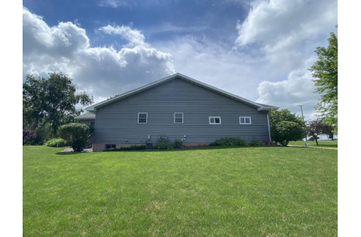 701 W Chapel St, Dodgeville, WI 53533