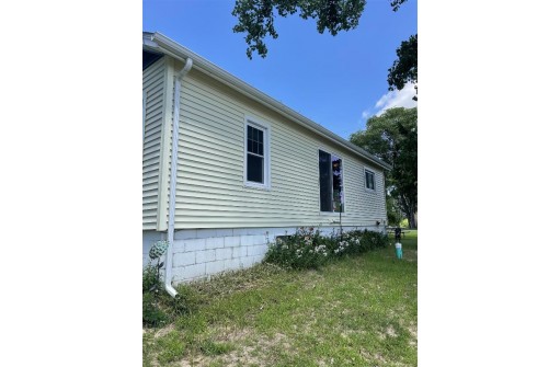 N5619 Johnson Rd, New Lisbon, WI 53950