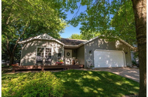 555 Ash St, Oregon, WI 53575