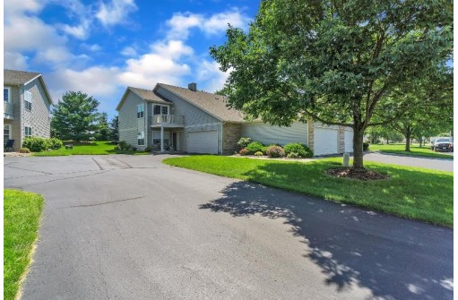 1369 Sienna Crossing, Janesville, WI 53546