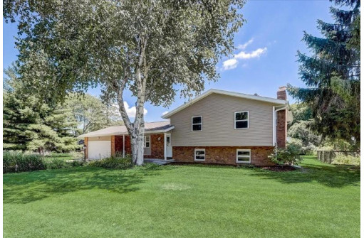 2221 Steward Ct, Sun Prairie, WI 53590