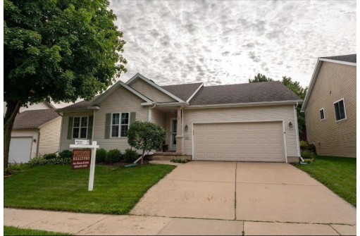 1437 Bellflower Ln, Madison, WI 53719