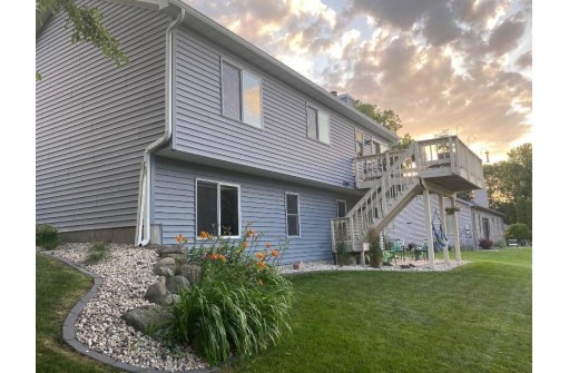 1317 Wayridge Dr, Madison, WI 53704