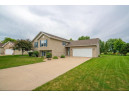 720 Stonehaven Dr, Sun Prairie, WI 53590