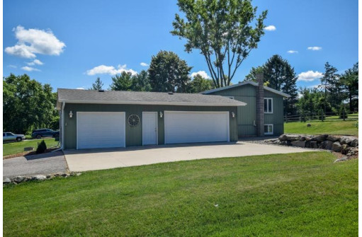 3687 Vickiann St, Verona, WI 53593