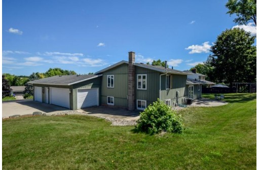 3687 Vickiann St, Verona, WI 53593