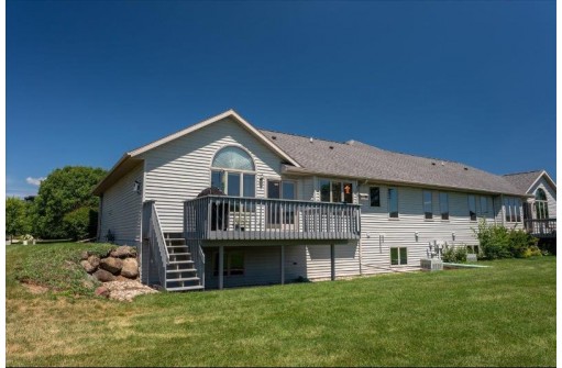 372 Concord Dr, Oregon, WI 53575