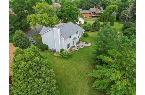 41 Bishops Hill Cir, Madison, WI 53717