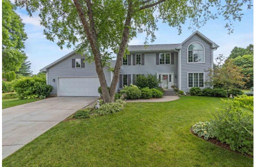 41 Bishops Hill Cir, Madison, WI 53717