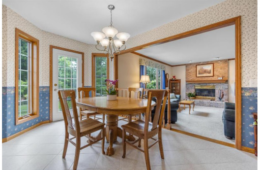 41 Bishops Hill Cir, Madison, WI 53717