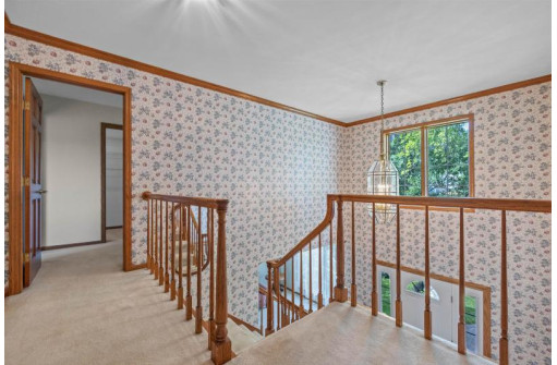 41 Bishops Hill Cir, Madison, WI 53717