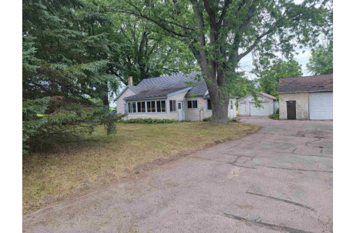 W2380 Fields Rd, Fall River, WI 53932